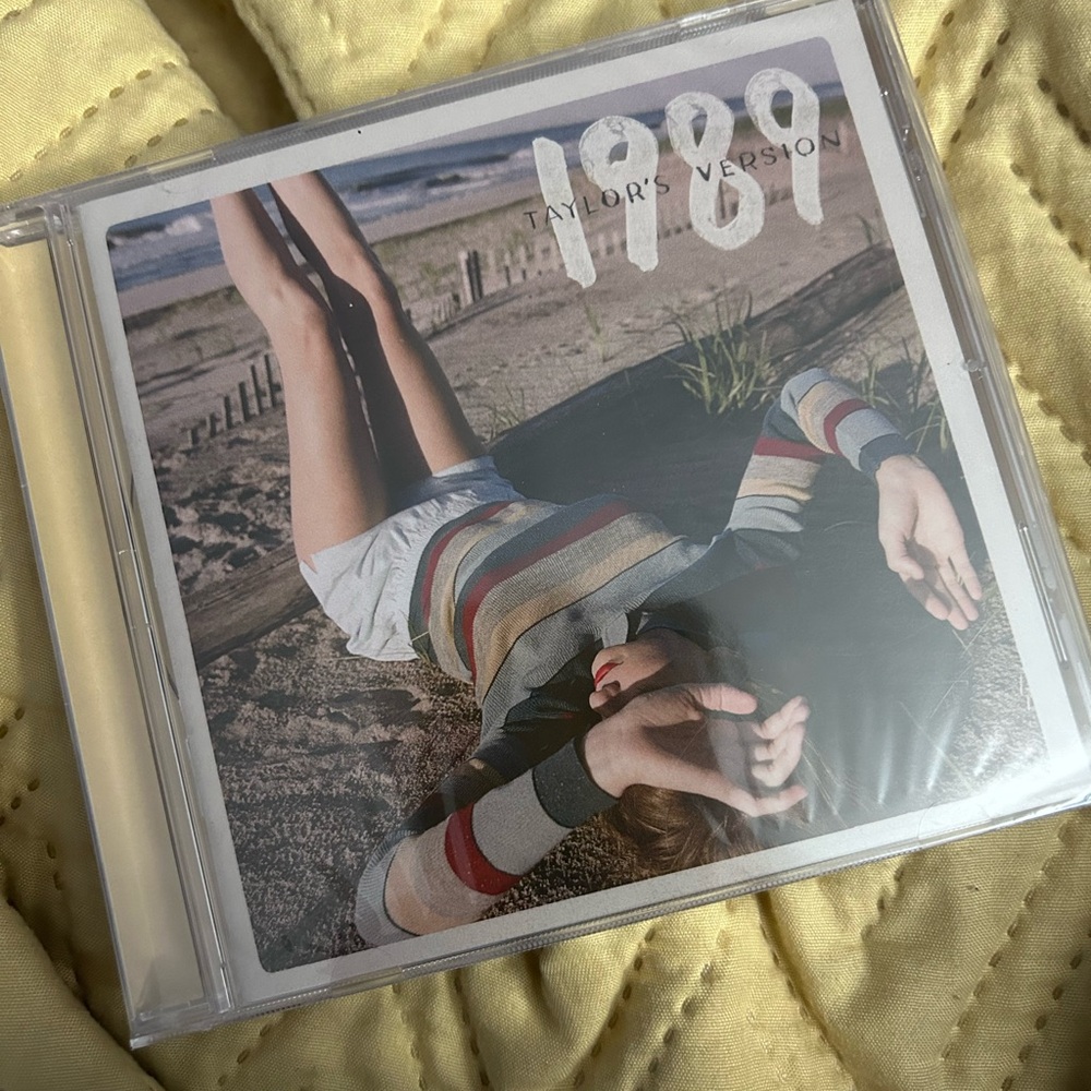 Taylor Swift 1989 (Taylor’s Version) yellow cd
